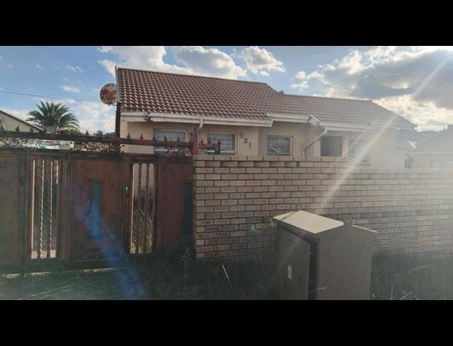 2 BEDROOM HOUSE FOR SALE IN ZAKARIYYA PARK